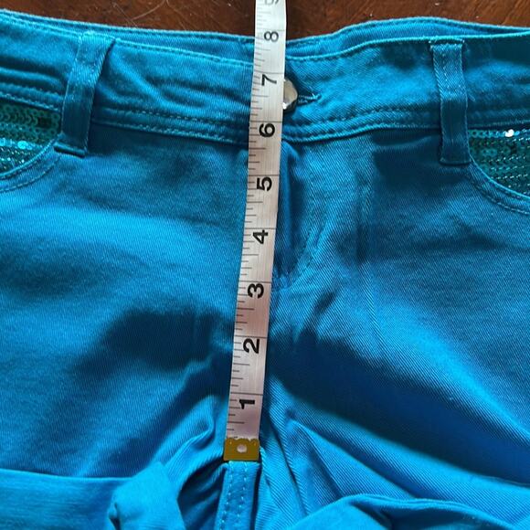 Bongo Size 5 Peacock Blue Sequin Embellished Shorts NWT Juniors Size 5 Cuffs - Picture 7 of 9